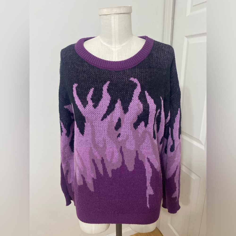 Fire Pattern Drop Shoulder Purple Ombré Flame Oversized Sweater Size Small 4 - Picture 1 of 12